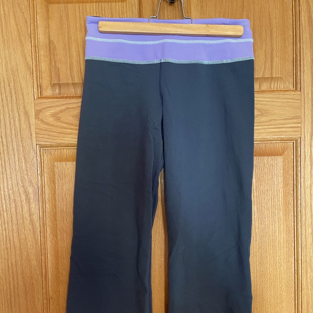 Lululemon GROOVE Purple Stripe Crop Yoga Leggings Size 4 Small Reversible Pants